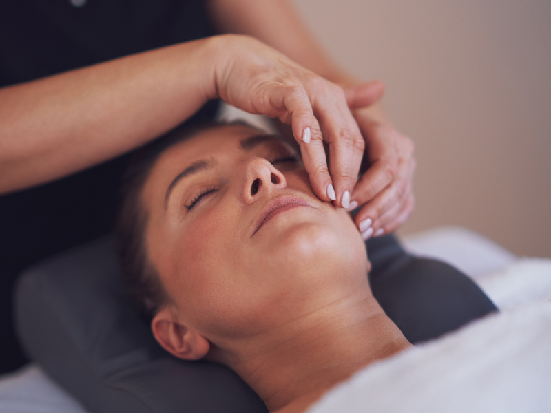 como melhorar a firmeza da pele do rosto procedimentos